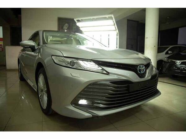 Toyota Camry with Driver Qatar exterior view