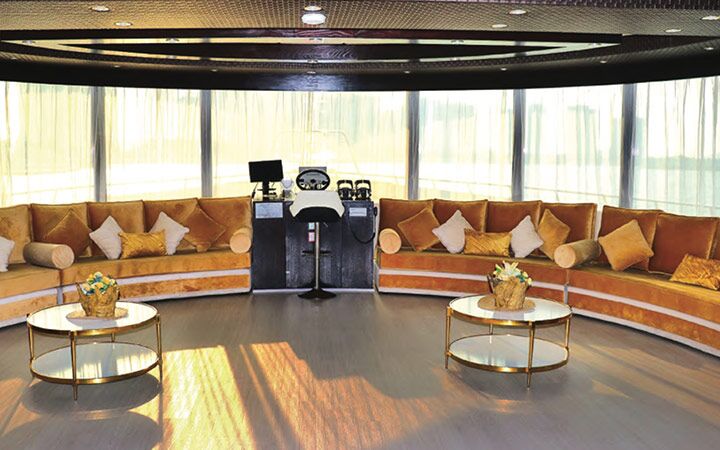 Luxury Private Houseboat Rental